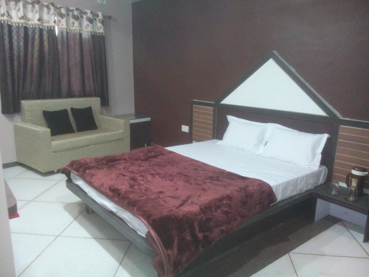 Hotel Palash Regency Bhagor ภายนอก รูปภาพ